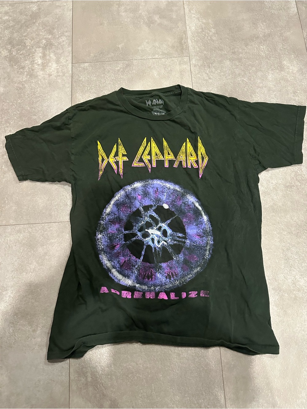 Def Leppard Adrenalize Graphic Tee in green & Purple